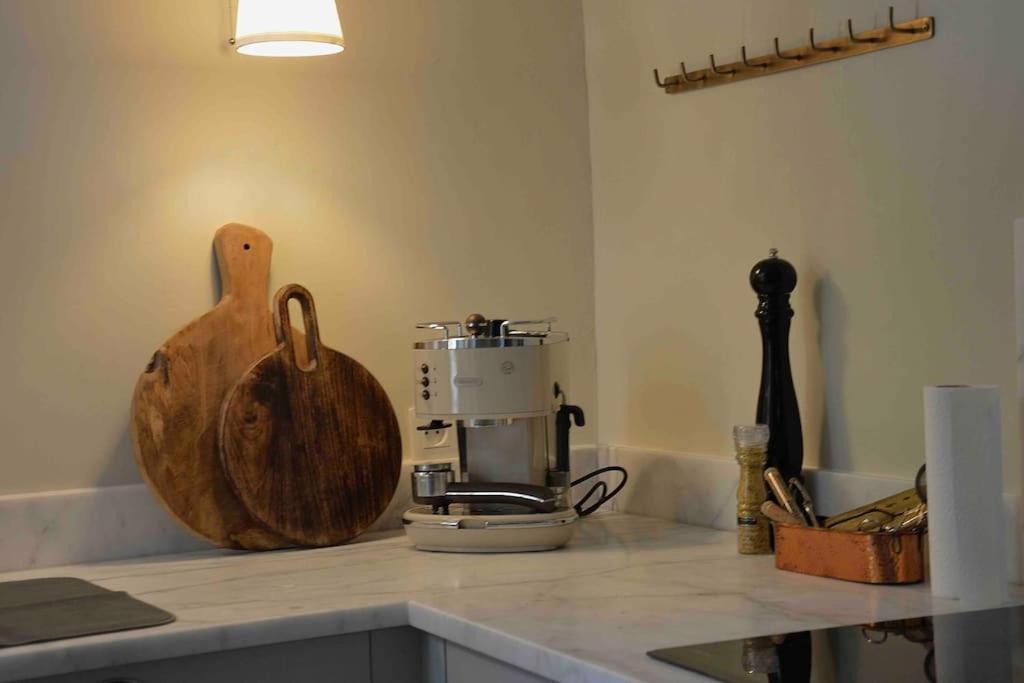La Loge Familiale: 110M2, Place Rose Goudard, Ac L'Isle-sur-la-Sorgue Bagian luar foto