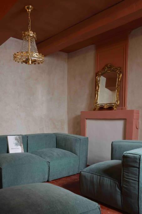 La Loge Familiale: 110M2, Place Rose Goudard, Ac L'Isle-sur-la-Sorgue Bagian luar foto