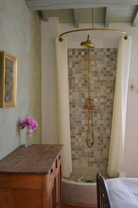 La Loge Familiale: 110M2, Place Rose Goudard, Ac L'Isle-sur-la-Sorgue Bagian luar foto