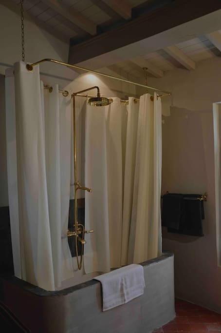 La Loge Familiale: 110M2, Place Rose Goudard, Ac L'Isle-sur-la-Sorgue Bagian luar foto